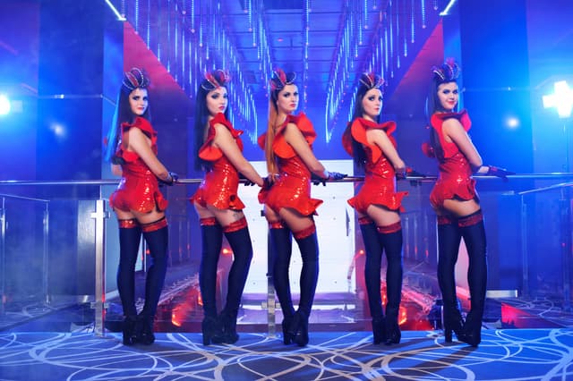 What Should You Wear to a Vegas Show?